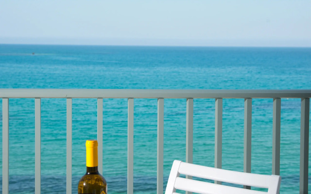 Alia Beach Hotel