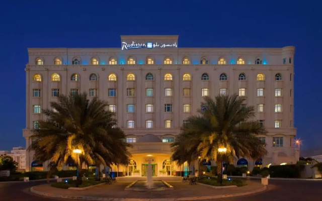 Отель Radisson Blu Hotel, Muscat