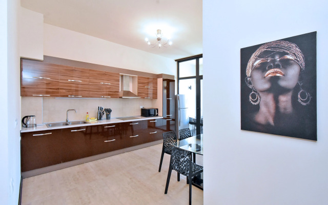 4-Komn. V Zdanii Bulvar Plaza, di644 Flat