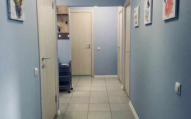 u metro 3h komnatnye Semeynye Apartments