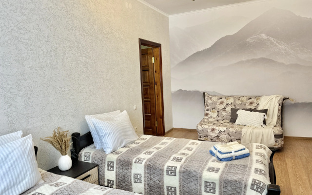 Квартира ArtHouse Dombay 1