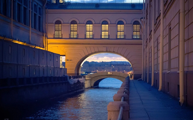 Апартаменты у Дворцовой площади DereMRents ДереМРентс