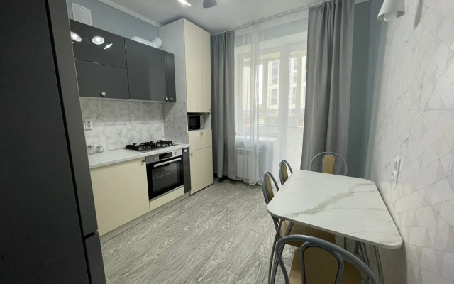 Dvukhkomnatnaya Okolo Zh/d Vokzala Selma Flat