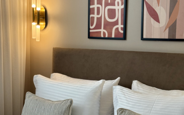 Weingart Suites Hotel