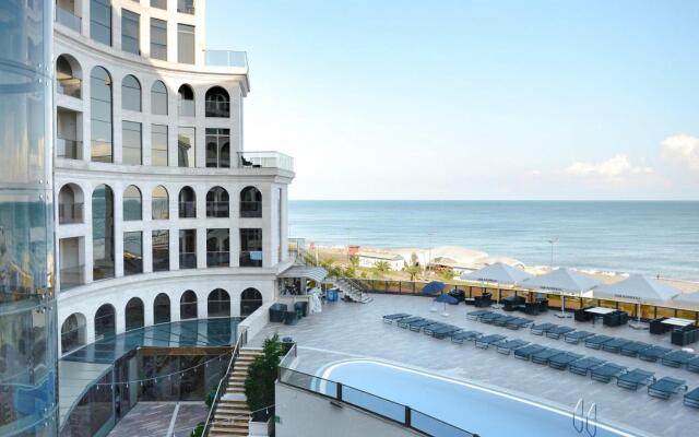 Colosseum Marina Hotel