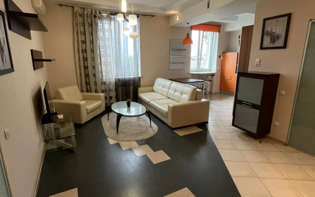 Na Ploschadi Pobedy Apartments