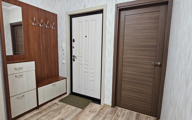 Trekhkomnatnye Na Yemlyutina Flat
