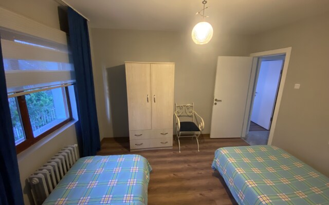 Evodak Apartments