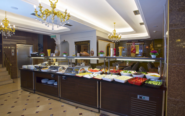 Grand Ant Hotel