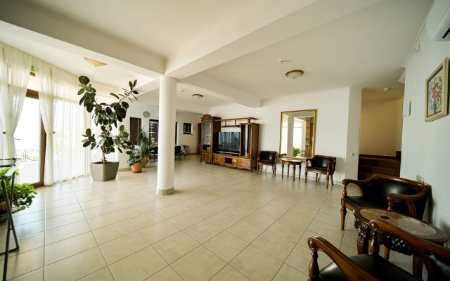 Solnechnyij Guest House