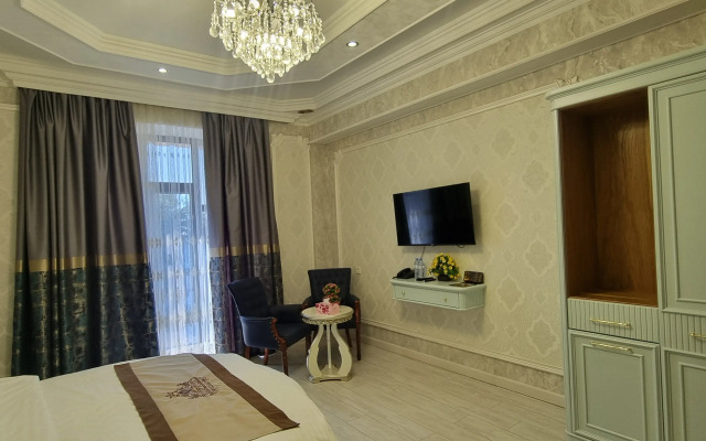 Hayat Plaza Hotel & Spa
