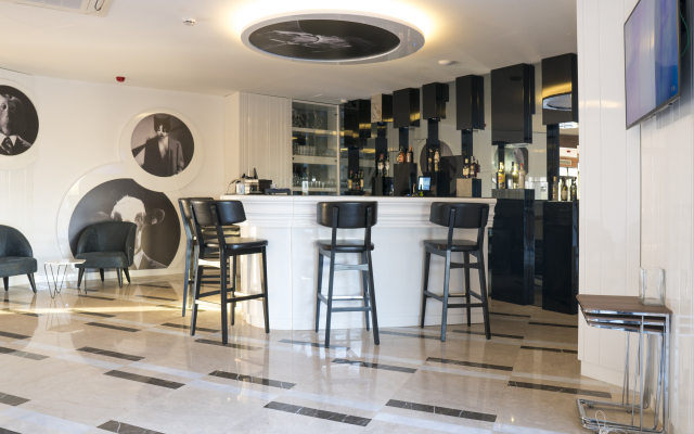 Acroter Hotel & Spa
