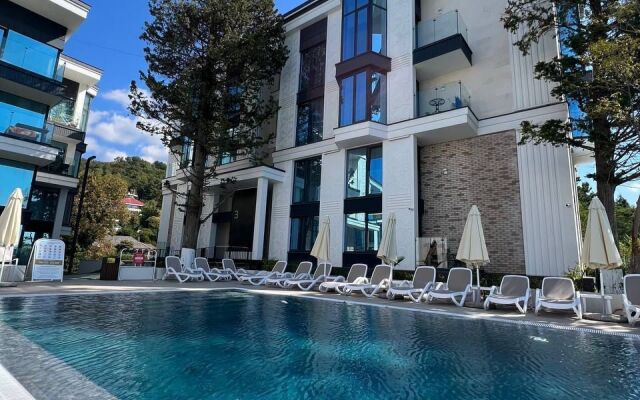 Lazurnyye v Luchezarnom Apartments