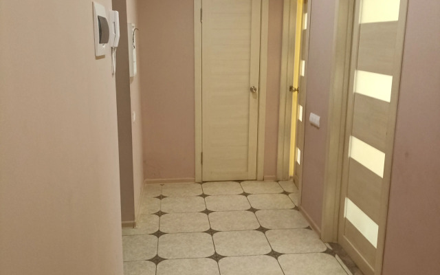 Dvukhkomnatnaya na Krestyyanskoy 27 Alfa Rent Anapa Flat