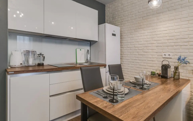 Апартаменты Улучшенные с Балконом и Видом на Парк Business Apartments