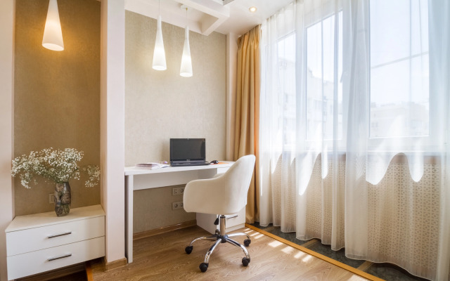 Prekrasnaya 2-kh komnatnaya ryadom s plyazhem Aleksino Flat