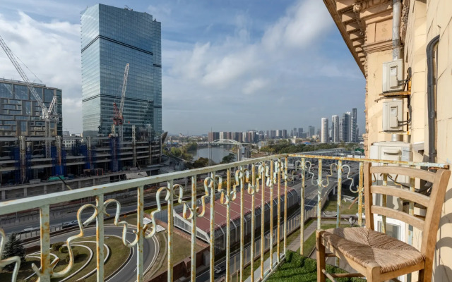 Апартаменты БонАпарт 3-х комнатные на Кутузовском проспекте 30