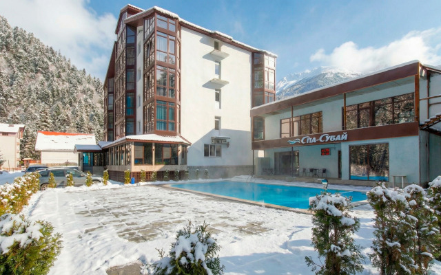 Миррос Субай Отель Домбай