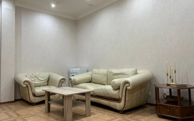 Trekhkomnatnaya S Pryamym Vidom Na More Flat