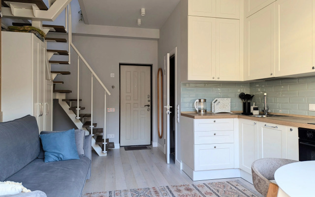 Квартира двухуровневая с видовым балконом в центре Красной Поляны