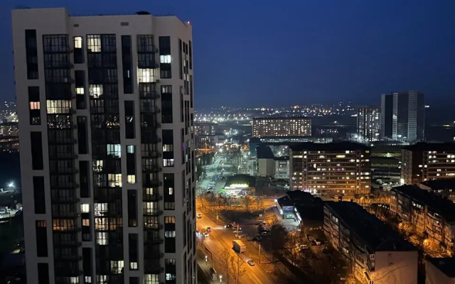 Апартаменты с современным ремонтом и панорамным видом из окна