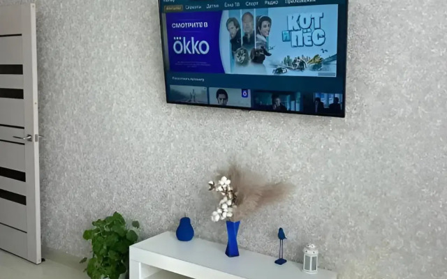 Uyutnaya Kvartira S Vidom Na Gory I Ozero Flat