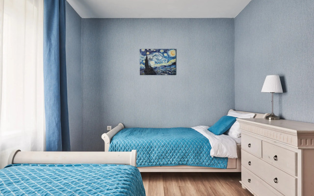 Prostornye Apartamenty u Yekaterininskogo Parka Flat