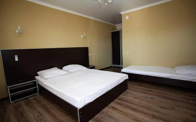 Bronau Asya Guest house