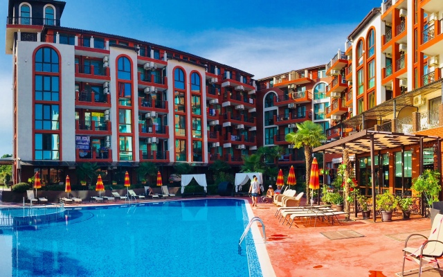 Chateau Del Marina Apartments