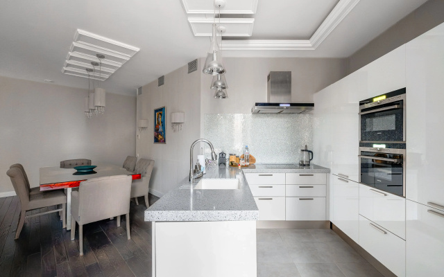 Квартира Moscow Deluxe Apartments Deluxe Krylatskaya