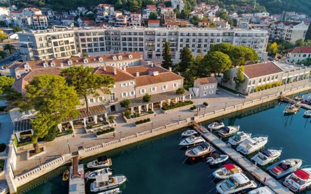 Lazure & Marina Montenegro Hotel