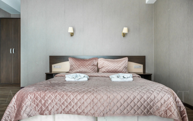 Oplot - Vidovye s odnoj spal'nej i balkonom 4 Apartments