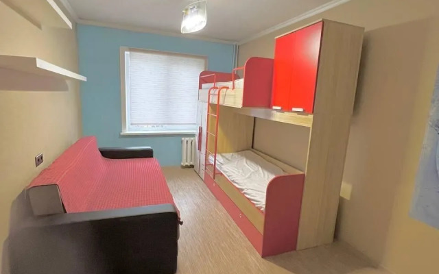 Prostornaya Trekhkomnatnaya V Novostroyke Flat
