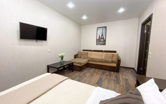 Апартаменты в спальном районе у кинотеатра Луна