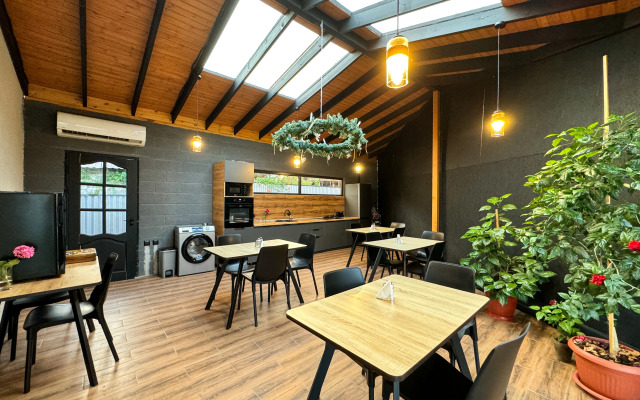 Oasis Apartment Hotel