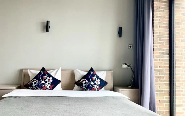 Panoramic River View Loft Apartments
