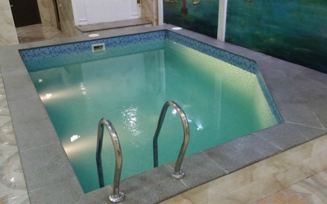 Gostinyij Dvor Hotel