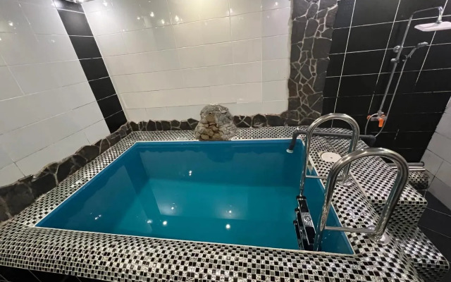 Yaponskiy Privat House