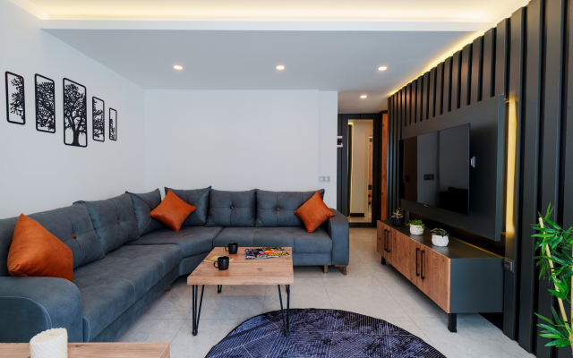 Mrt Suites Lara Hotel