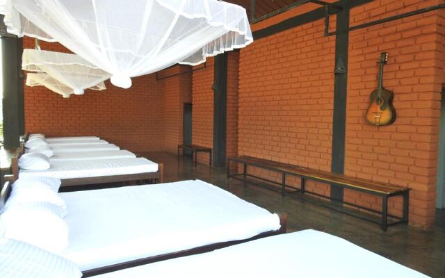 Elephant Pass Hotel