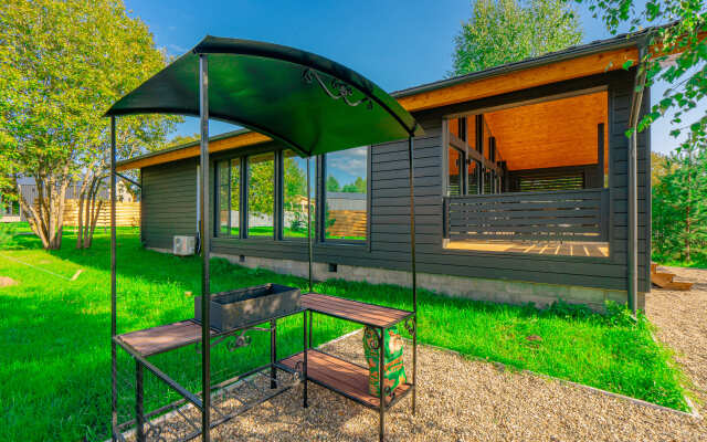 Friends & Family Guest House