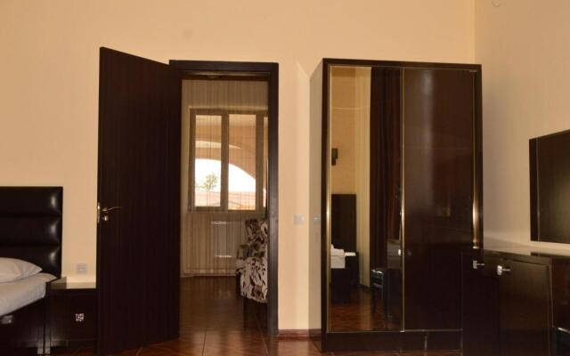 Irise Hotel