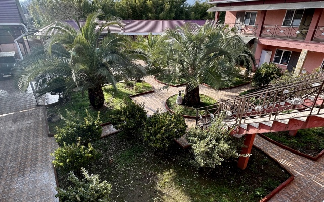 Rozovy Flamingo  Guest House