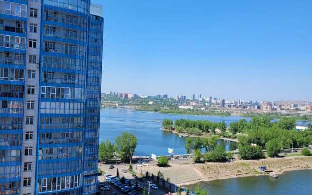 Апартаменты в Белых Росах с видом на реку