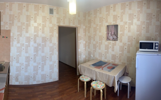 Bolshaya Kvartira Na Oktyabryskoy Apartments