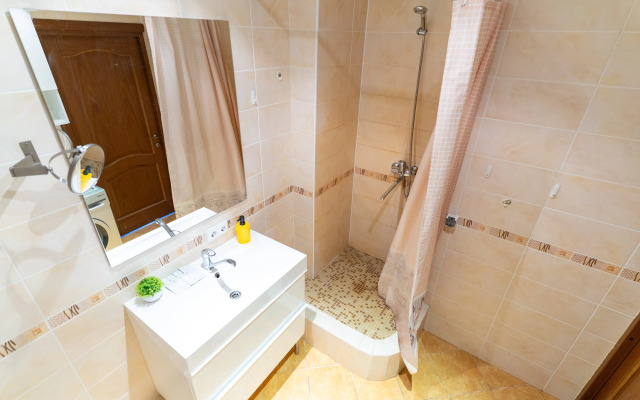 Апартаменты Трёхкомнатные Stepanenkov для 5 Гостей на Татищева 49