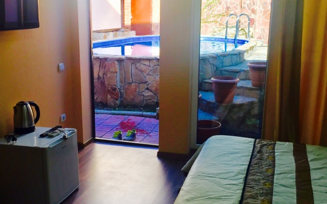 Chernomore Guest House