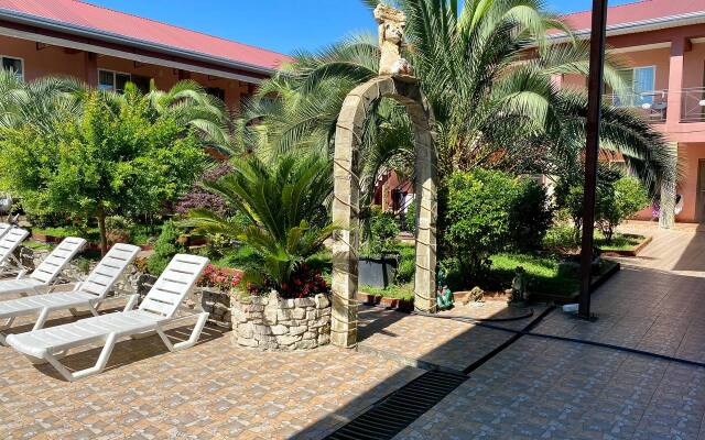 Rozovy Flamingo  Guest House
