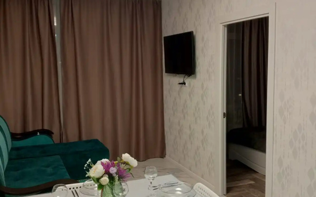 Green Fox Na Naberezhnoy Privolzhskogo Zatona 22a Flat