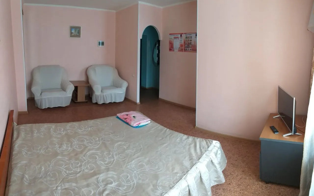 Ryadom Pl. Lenina Flat